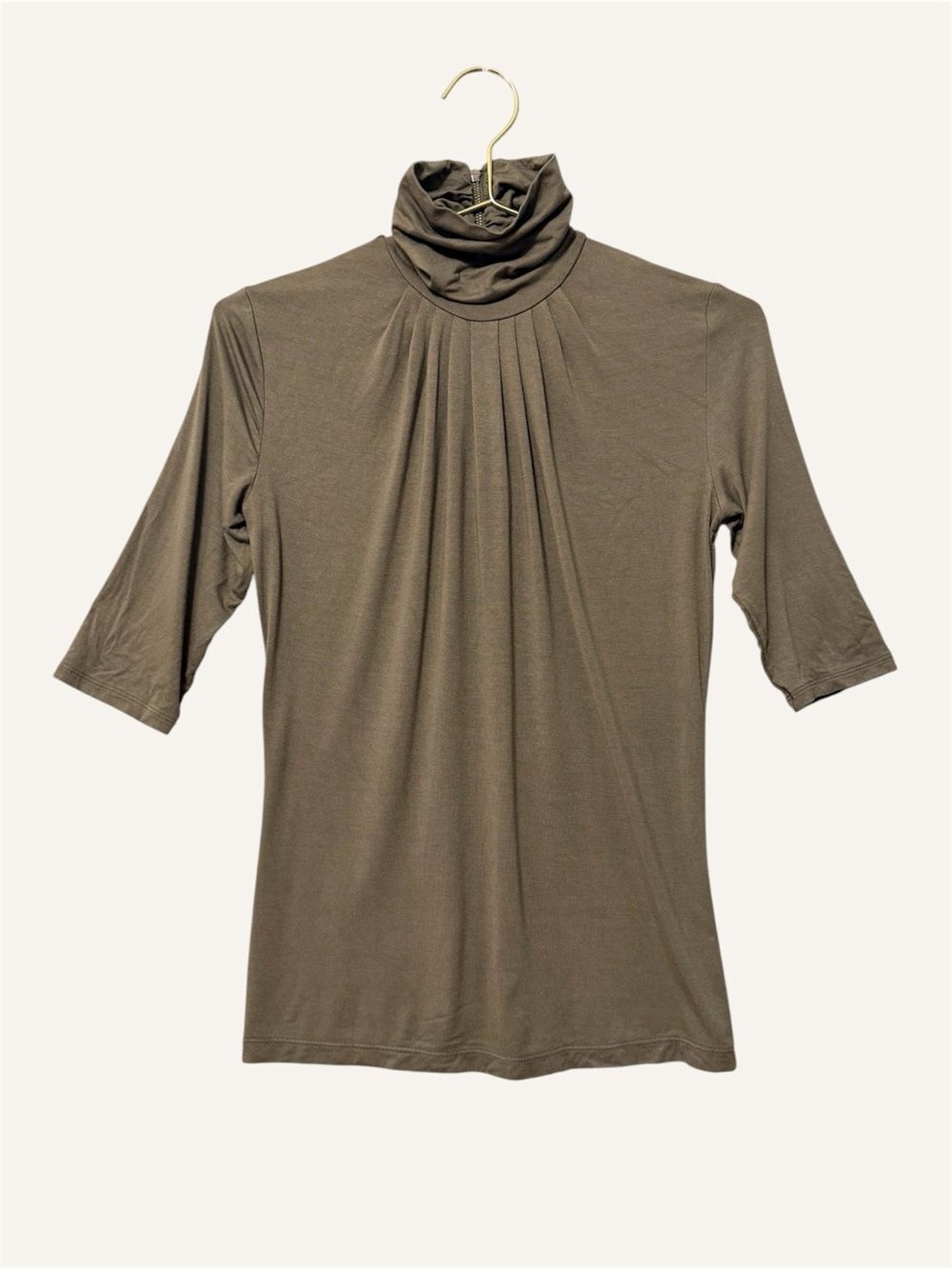 Banana Republic Turtleneck Tee Size XS Olive Green Elbow Sleeve Rayon Spandex